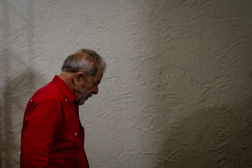 Justiça do Brasil nega pedido de defesa de Lula para suspender interrogatório