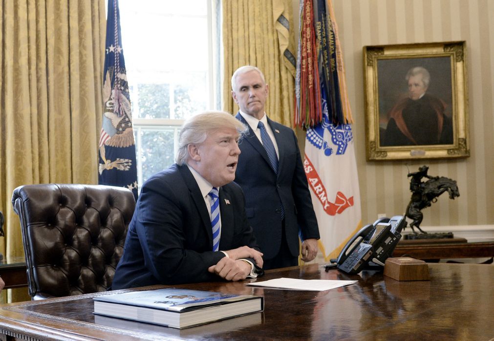 Trump assina lei orçamental que evita paralisação parcial da administração