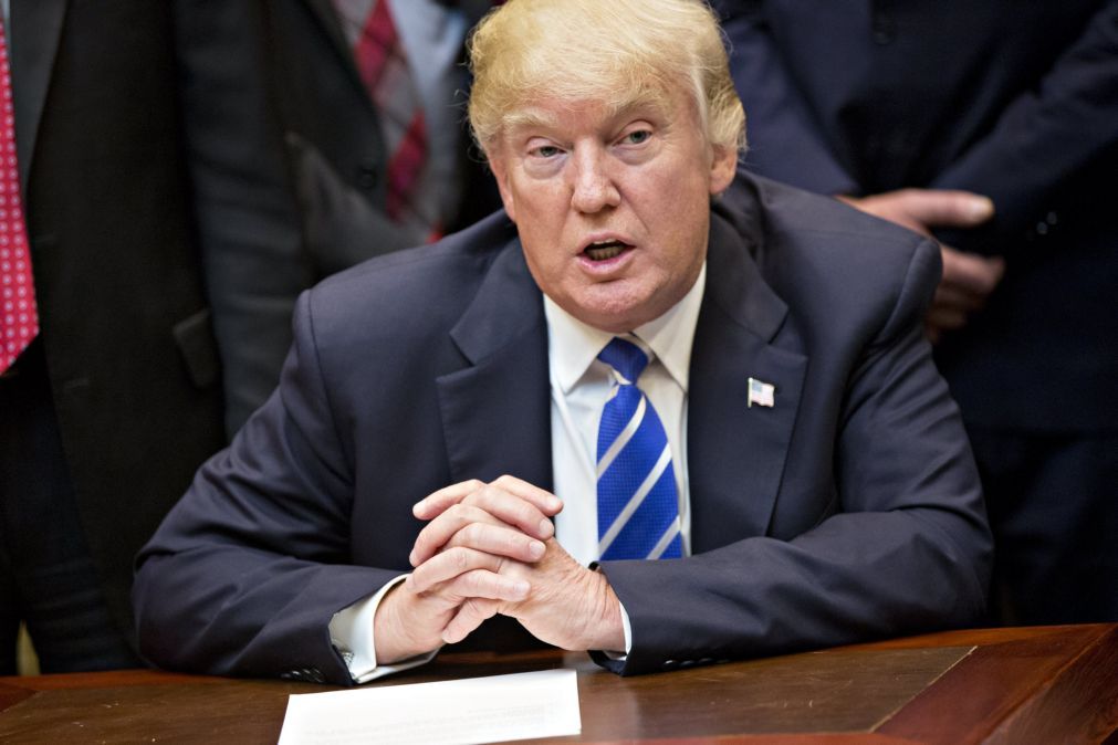Câmara dos Representantes EUA adota projeto de revogação de Obamacare