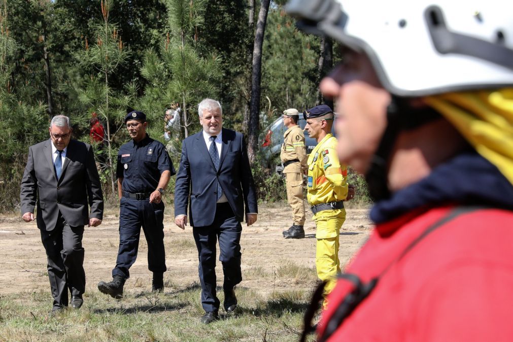 PSD questiona Governo sobre medida que prevê deslocação de bombeiros de comboio