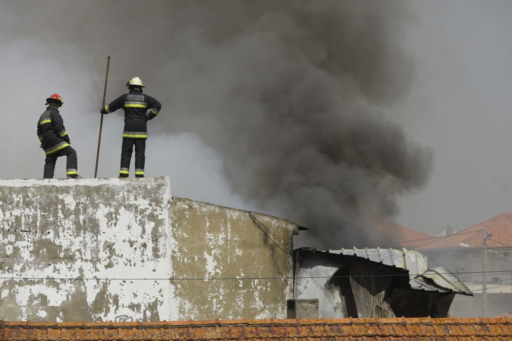 Relatório preliminar a acidente aéreo em Tires que causou cinco mortos adiado para junho