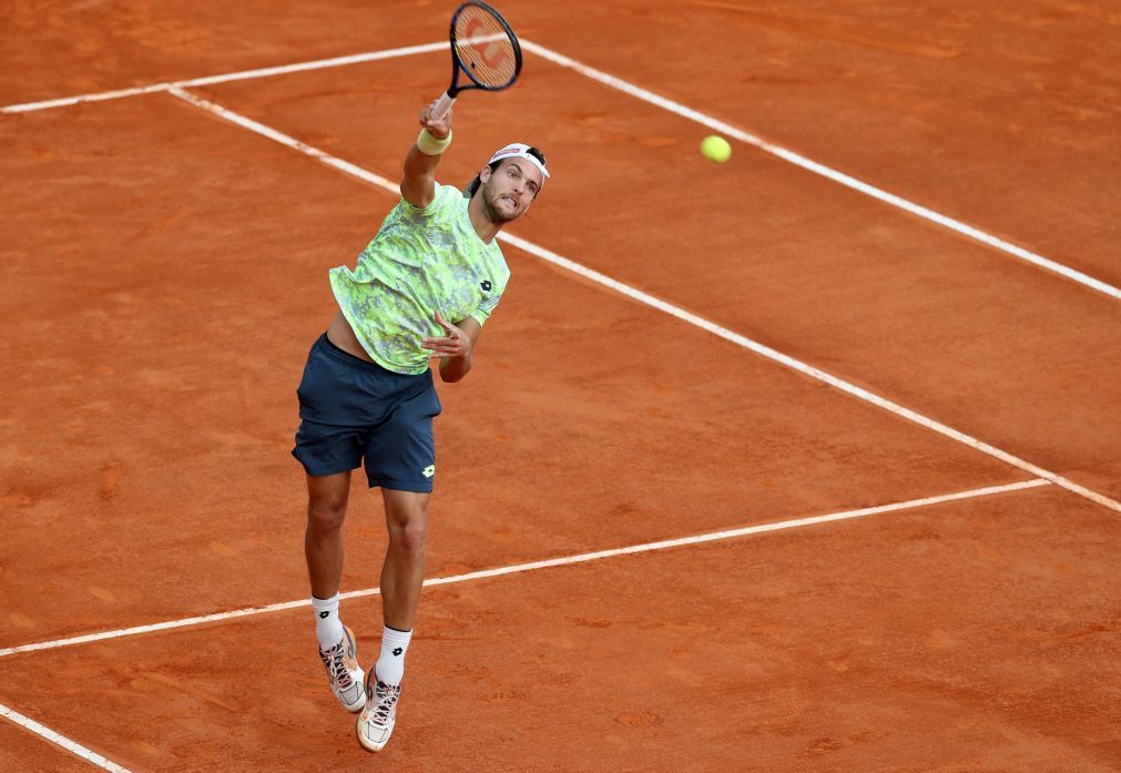 Sousa eliminado na primeira ronda do Estoril Open