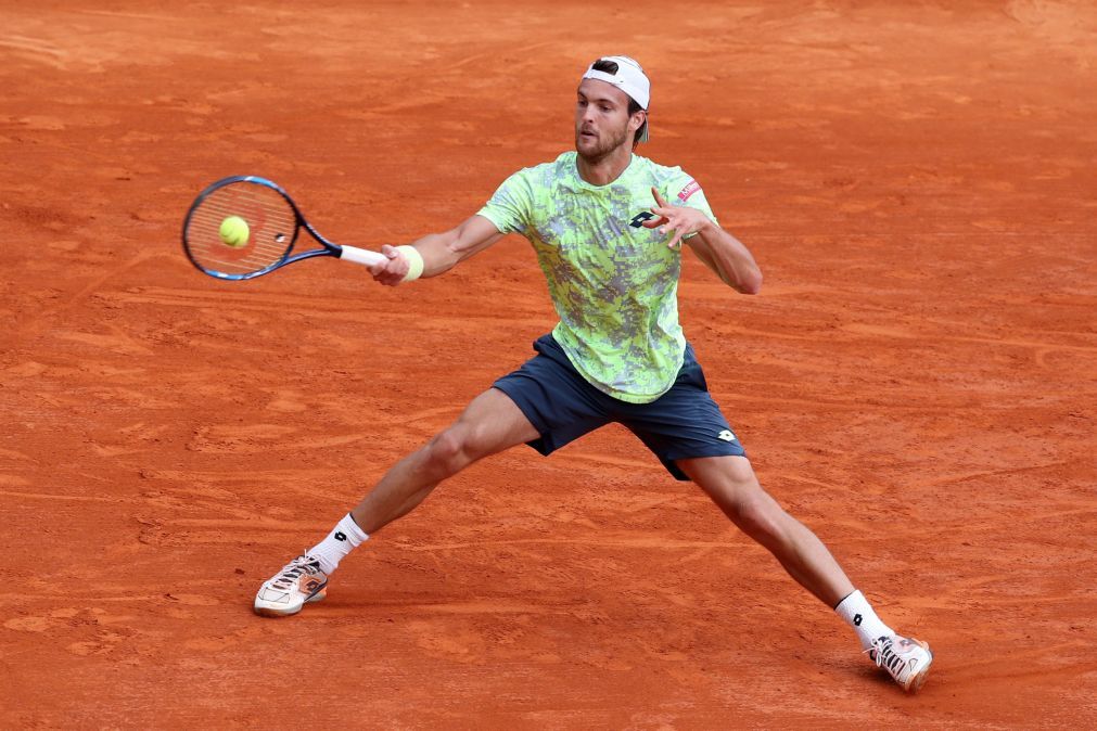 João Sousa eliminado na primeira ronda do torneio de Genebra