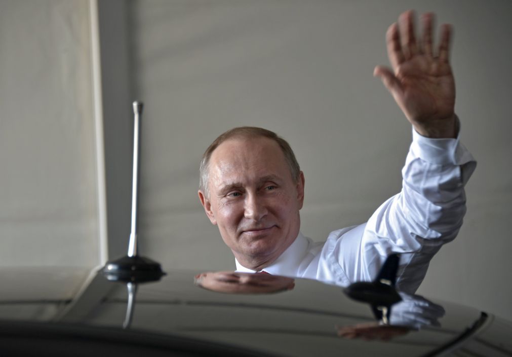 Trump fala hoje ao telefone com Putin — Casa Branca