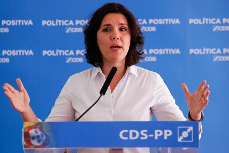 Cristas acusa Governo de 