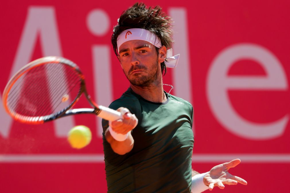Gastão Elias eliminado do Estoril Open por campeão Nicolas Almagro
