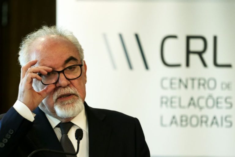 Vieira da Silva acusa anterior Governo de incentivar precariedade