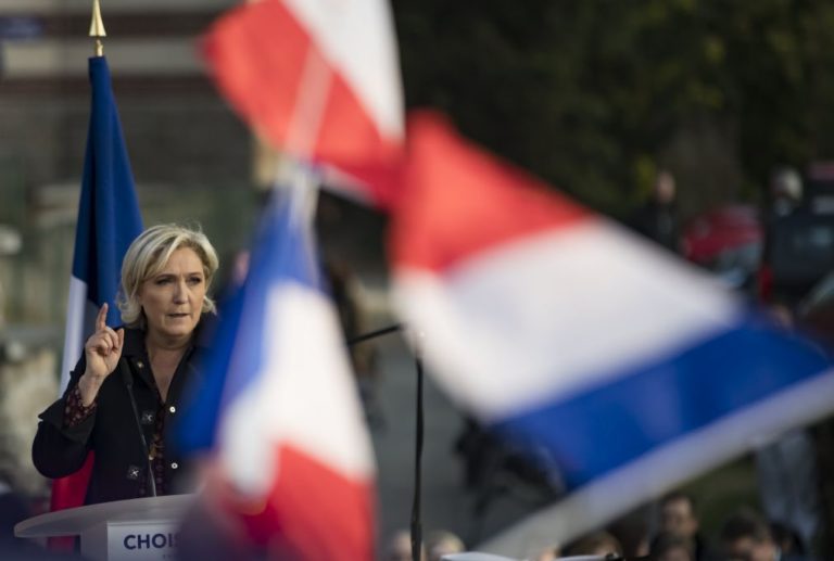 Vários meios impedidos de entrar na sede de campanha de Le Pen
