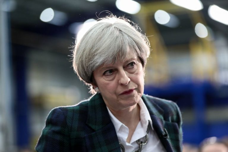 PM britânica confirma que ataque em Manchester foi perpetrado por uma única pessoa