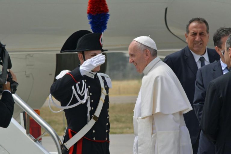 Papa Francisco diz que viagem a Fátima é 