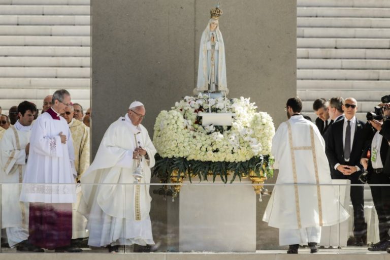 Papa Francisco canonizou Jacinta e Francisco Marto