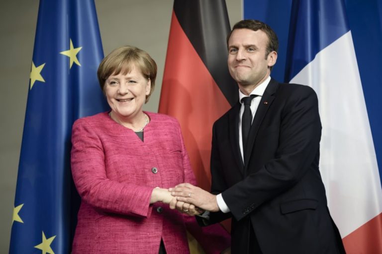 Merkel e Macron admitem em Berlim alteração dos tratados europeus