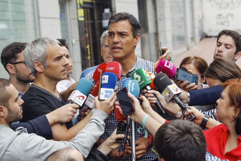 Resultados provisórios colocam Pedro Sánchez à frente nas 