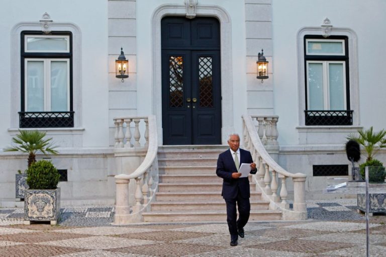 Costa afirma que reposição de escalões do IRS tem de ser gradual e equilibrada