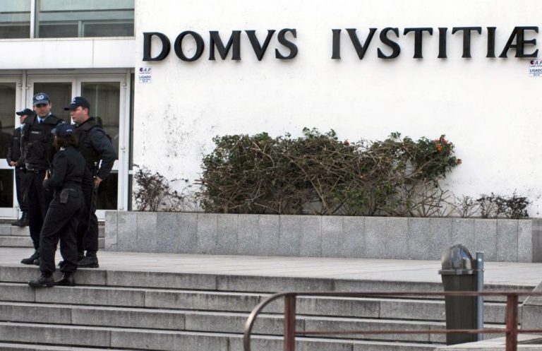 Tribunal de Évora começa a julgar médicos acusados de homicídio por negligência