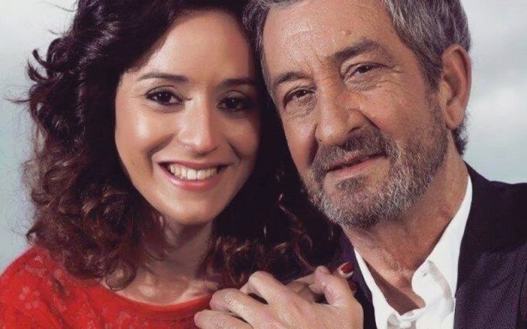 Inesperado! Na cama, Carlos Areia mostra-se completamente nu com a namorada