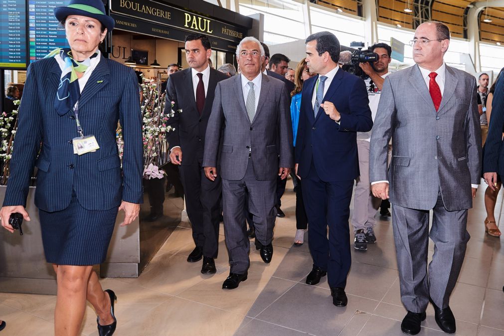 Pharrel Williams pai de trigémeos Saiba o número inacreditável de amas que o cantor tem em casa