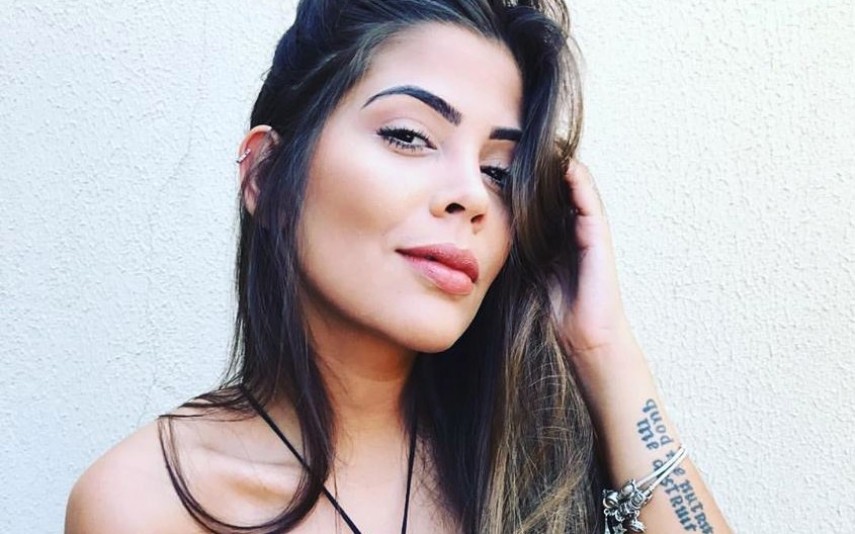 Hully Cavalcante Ex-concorrente a sofrer e de luto