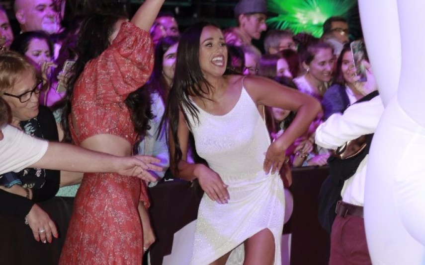 Rita Pereira Descuida-se e mostra mais do que deve em plena passadeira vermelha