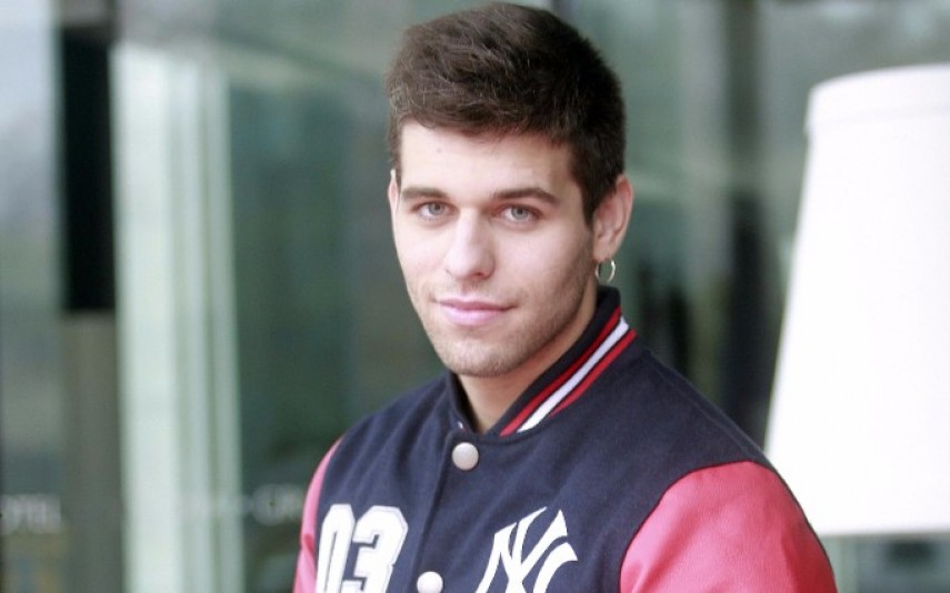 Tiago Ginga Ex-namorada junta-se ao concorrente dentro da mansão do amor