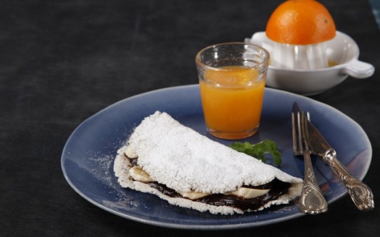 Crepes de tapioca com chocolate e banana Cozinhe com tapioca