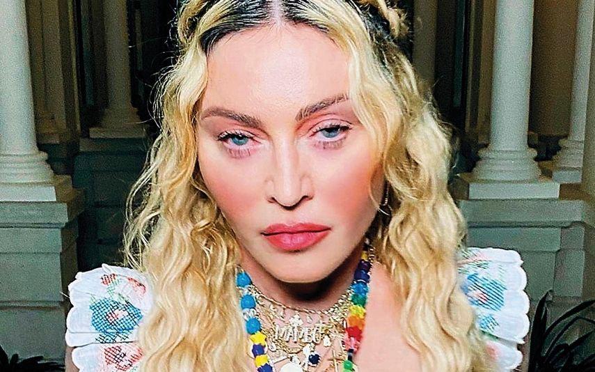 Madonna – Apaixonada pelo professor de boxe do filho, 35 anos mais novo
