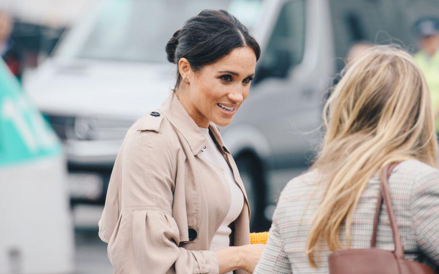 Meghan Markle – Entre elegância e ousadia, quase repete vestido do casamento