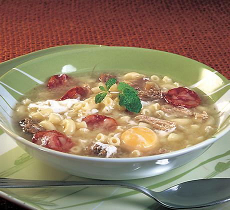 Caldo rico de galinha