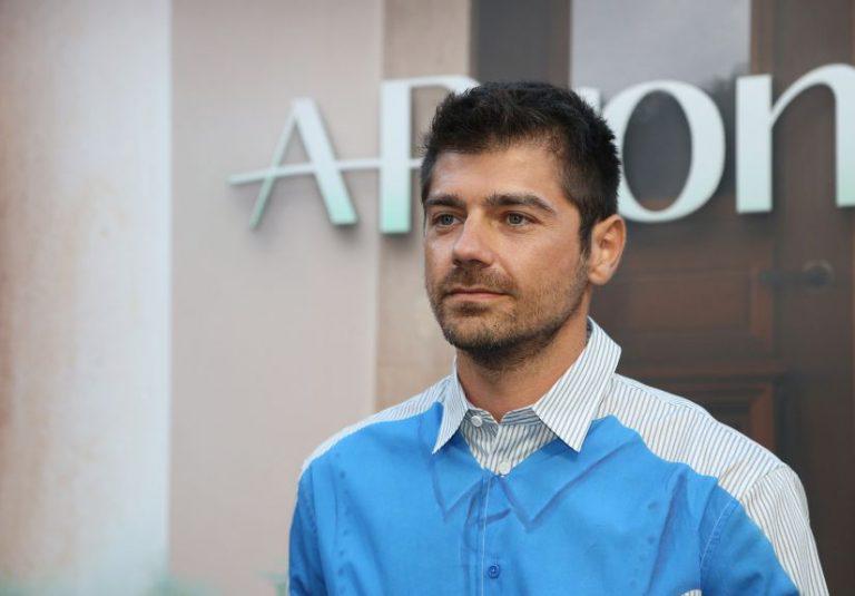 A Promessa: Após sofrer um grave acidente, Tomas é hospitalizado