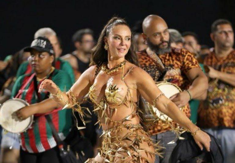Paolla Oliveira mostra corpão em forma durante ensaios no Rio de Janeiro