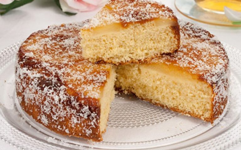 Bolo de ananás e coco - Um doce simples, mas com uma combinação saborosa!