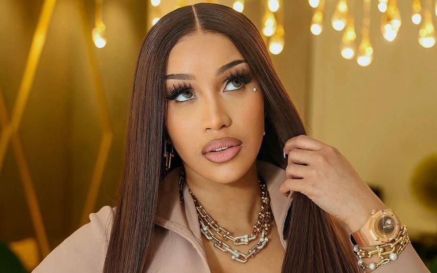 Cardi B – Fez piercing no rabo… e há foto a provar !