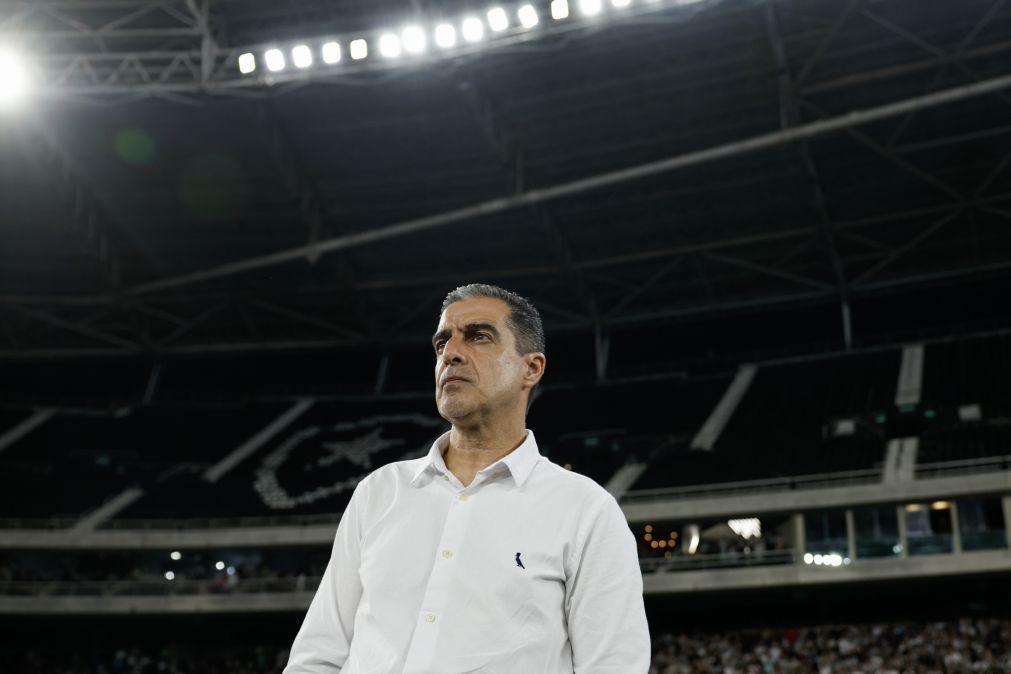 Renato Paiva deixa comando do Botafogo