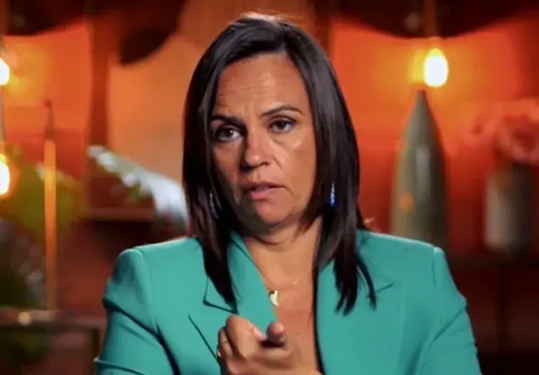 Casados à Primeira Vista – Raquel ‘explode’ e arrasa programa e colegas: “Trocas de casais e surubas”