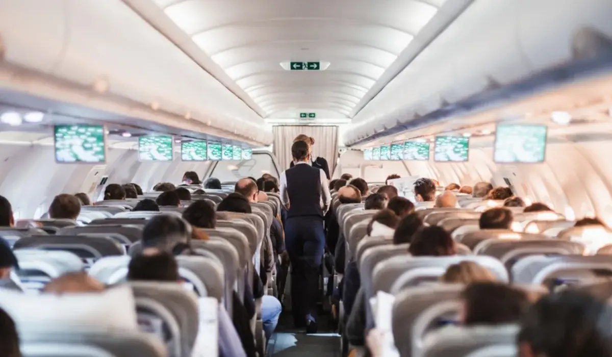 Tem este comportamento fedorento no avião? Estudo revela que deveria ser expulso da aeronave