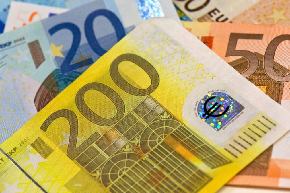 Euro valoriza face ao dólar após Powell admitir cortes de juros