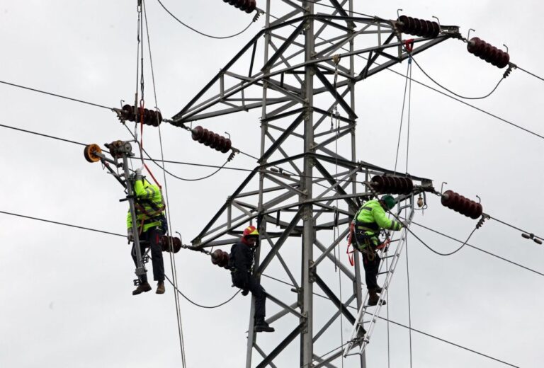 Dez mil clientes sem energia elétrica às 11:30