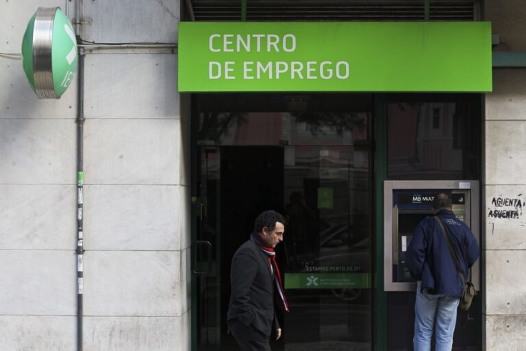 Despedimentos coletivos sobem cerca de 16% até novembro e superam total de 2024