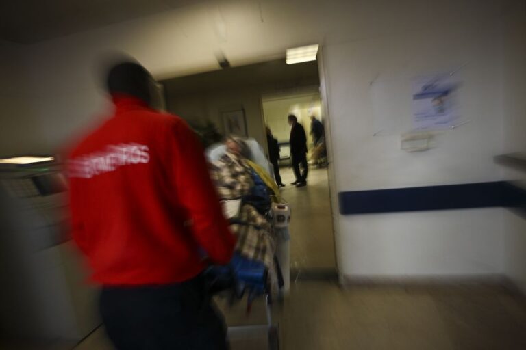 Mais de 500 doentes aguardam primeira observação nas urgências hospitalares do país