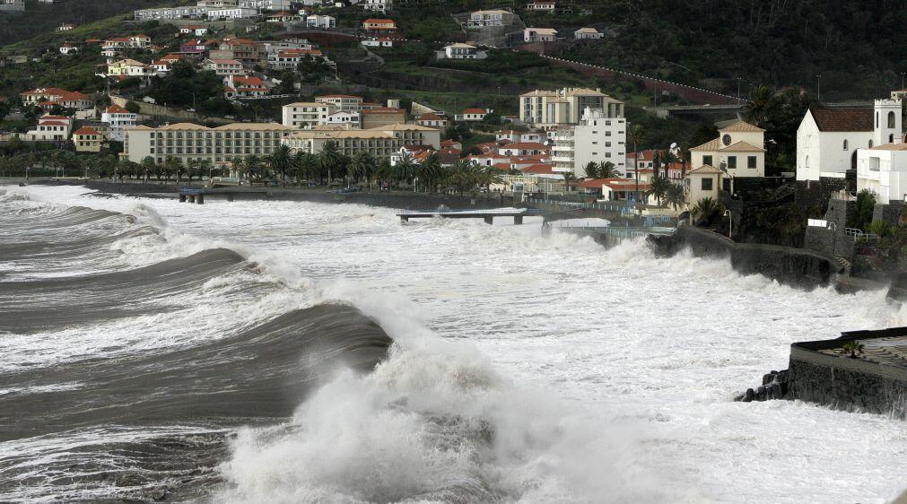 Madeira permanece com avisos de mau tempo até sábado