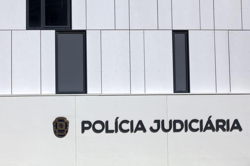 Professor detido suspeito de abuso sexual de criança proibido de exercer funções