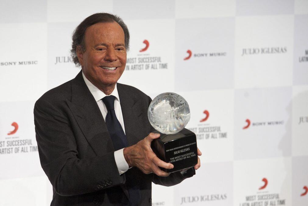 Justiça espanhola arquiva queixa contra Julio Iglesias por falta de competências