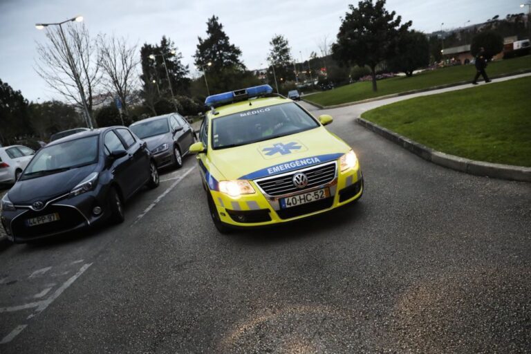 Homem morre em queda de telhado em Alcobaça, segunda vítima mortal hoje