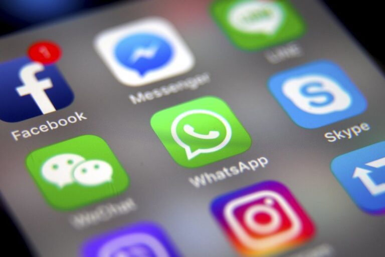 Presidente francês quer proibir redes sociais a menores de 15 anos em setembro