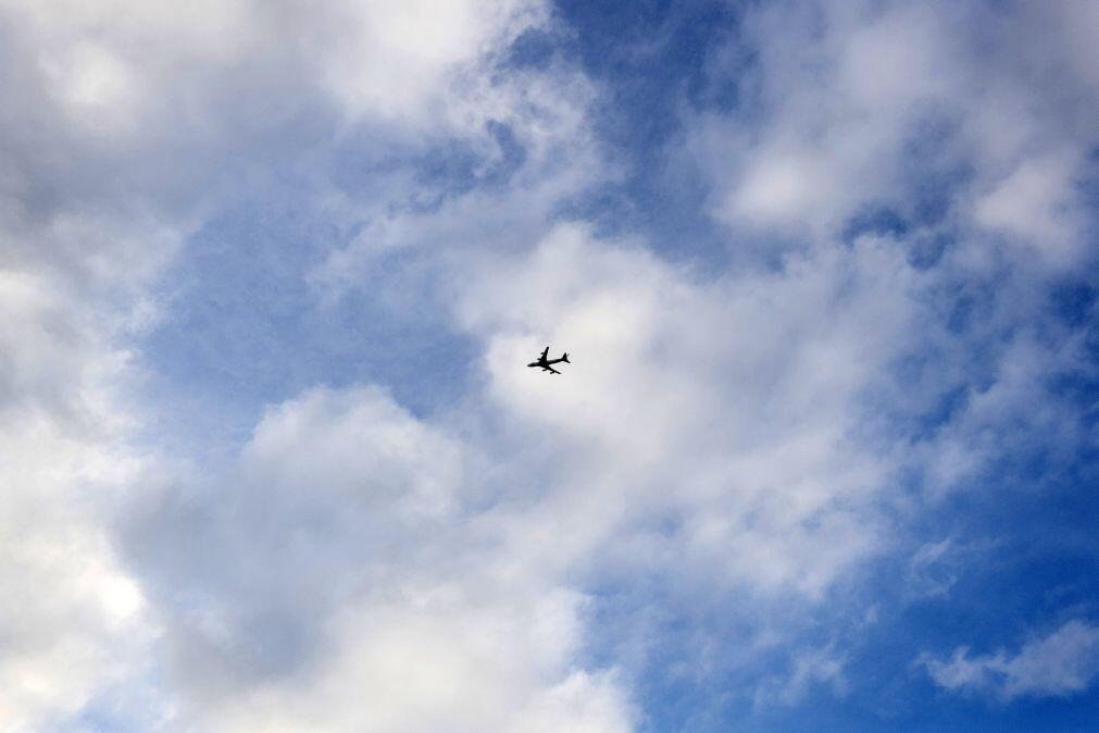 Rastos de condensação dos aviões podem ser evitados e Portugal pode contribuir – estudo