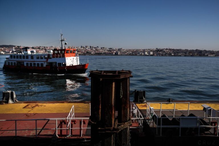 Retomada ligação fluvial entre Cacilhas e o Cais do Sodré
