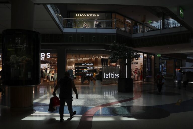 Compras com pagamentos digitais nos centros comerciais sobem 10% em 2025 -- associação