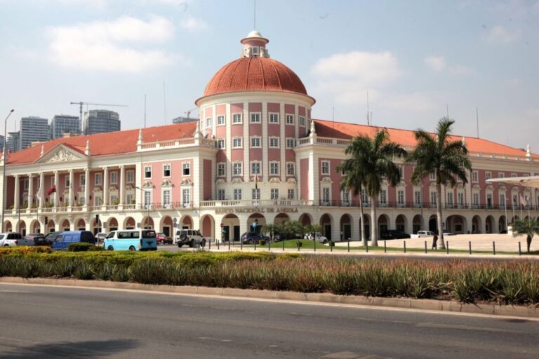Banco Nacional de Angola corta taxa de juro para 17,5%