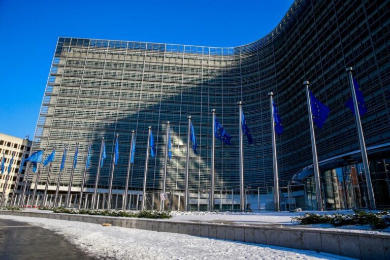 FMI prevê crescimento de 1,3% na zona euro em 2026 e 1,4% em 2027