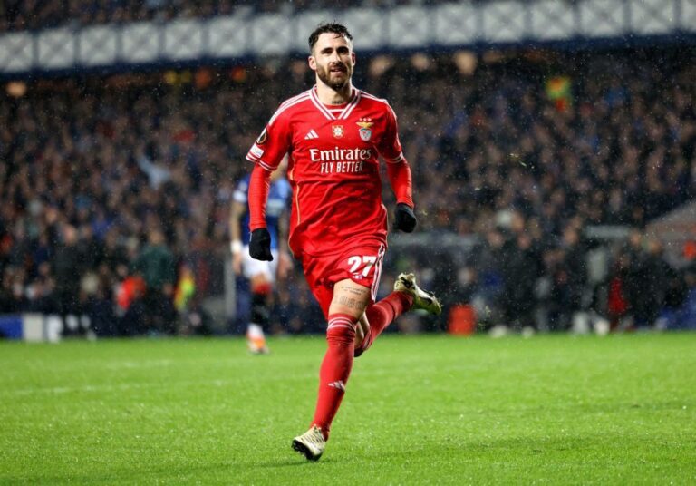 Rafa Silva regressa ao Benfica ano e meio após ter rumado ao Besiktas